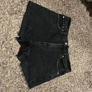 Black Abercrombie shorts